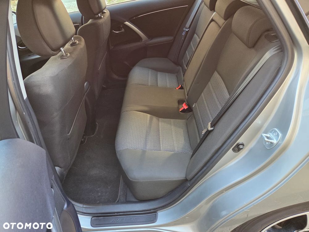 Toyota Avensis 1.8 Executive - 19