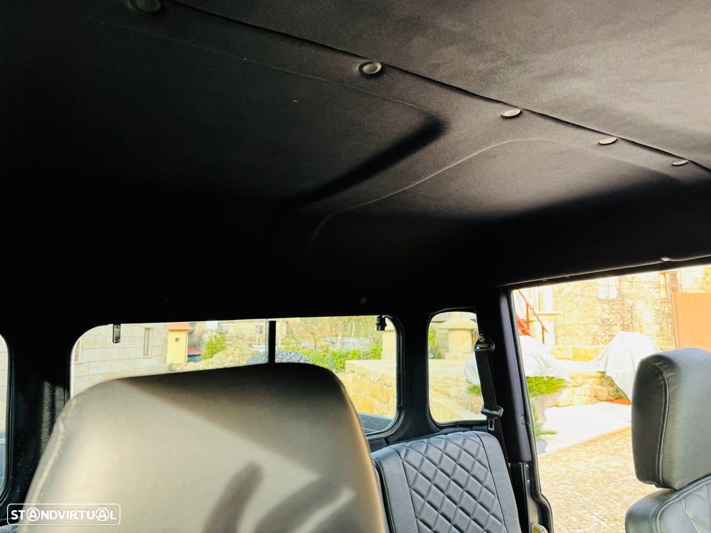 Land Rover Defender - 18