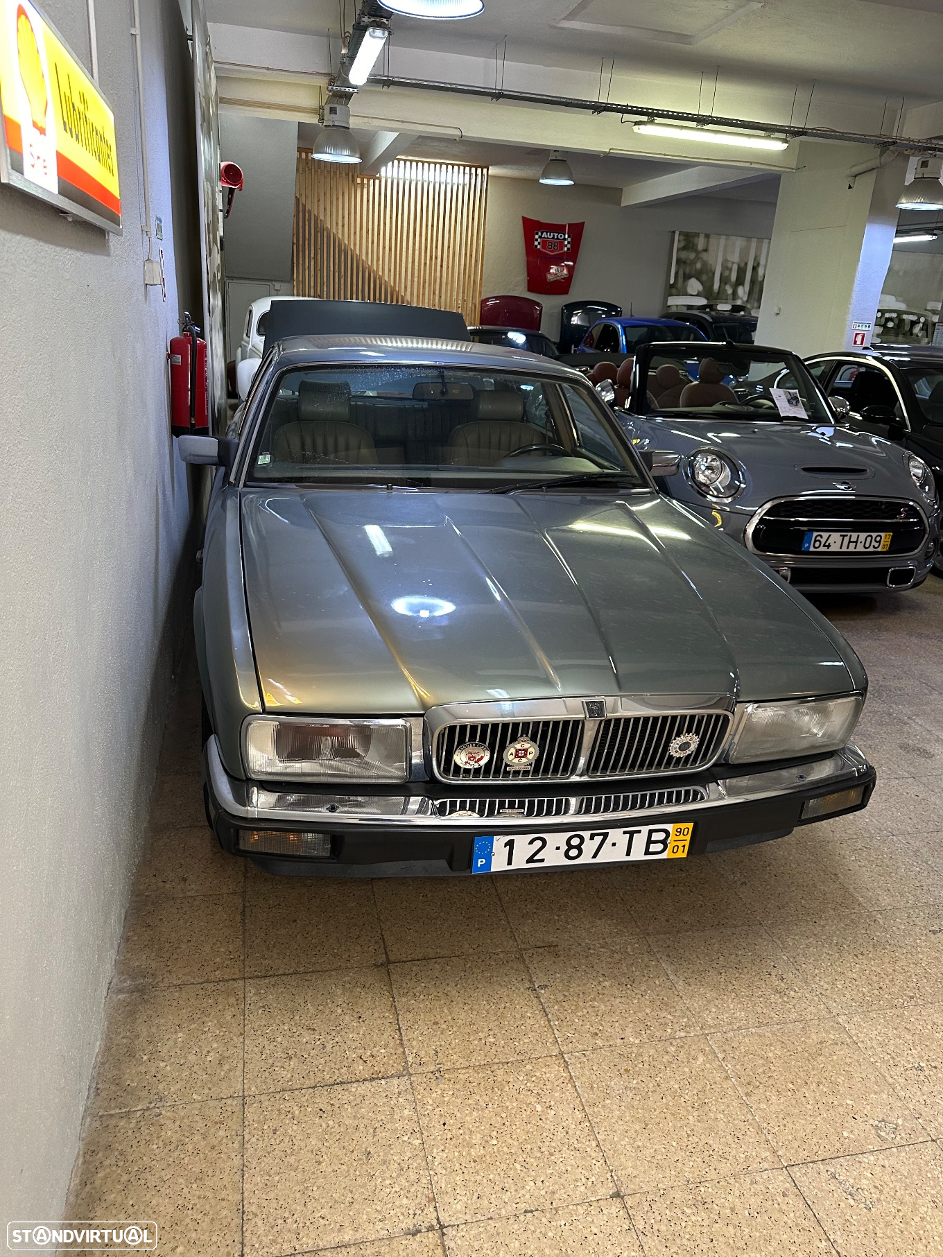 Jaguar XJ - 11