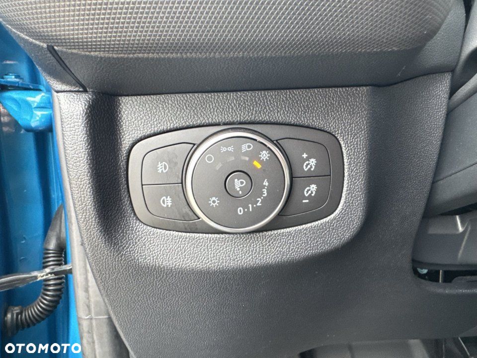 Ford Transit Courier - 20