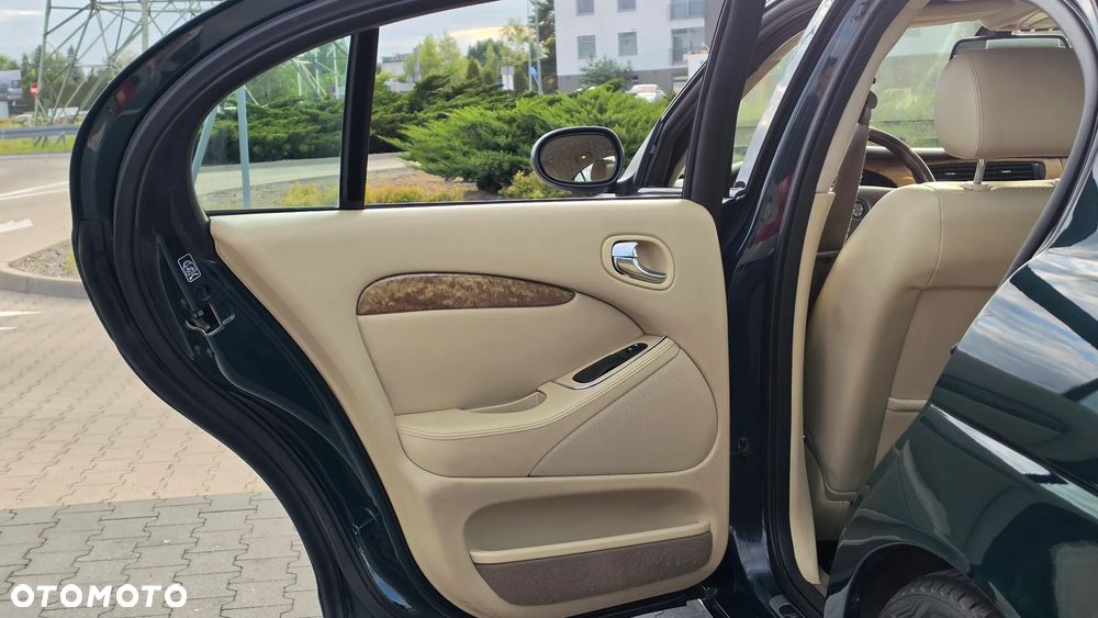Jaguar S-Type 4.2 V8 Executive - 34