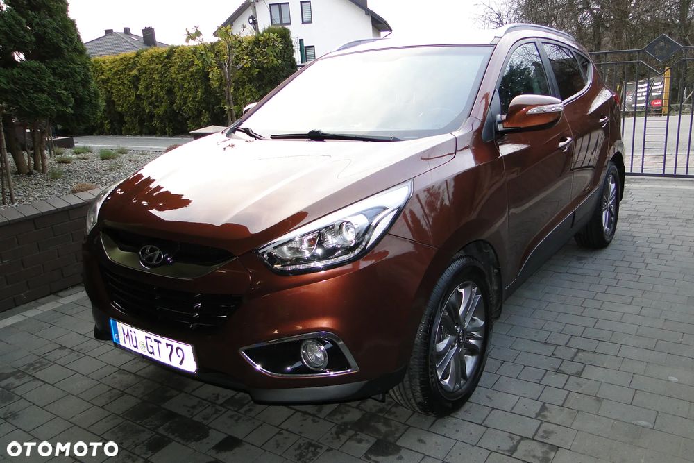 Hyundai ix35 2.0 CRDi 4WD Fifa World Cup Gold Edition - 1