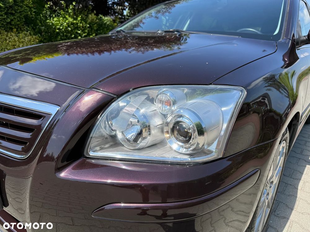 Toyota Avensis 2.0 D-4D - 17