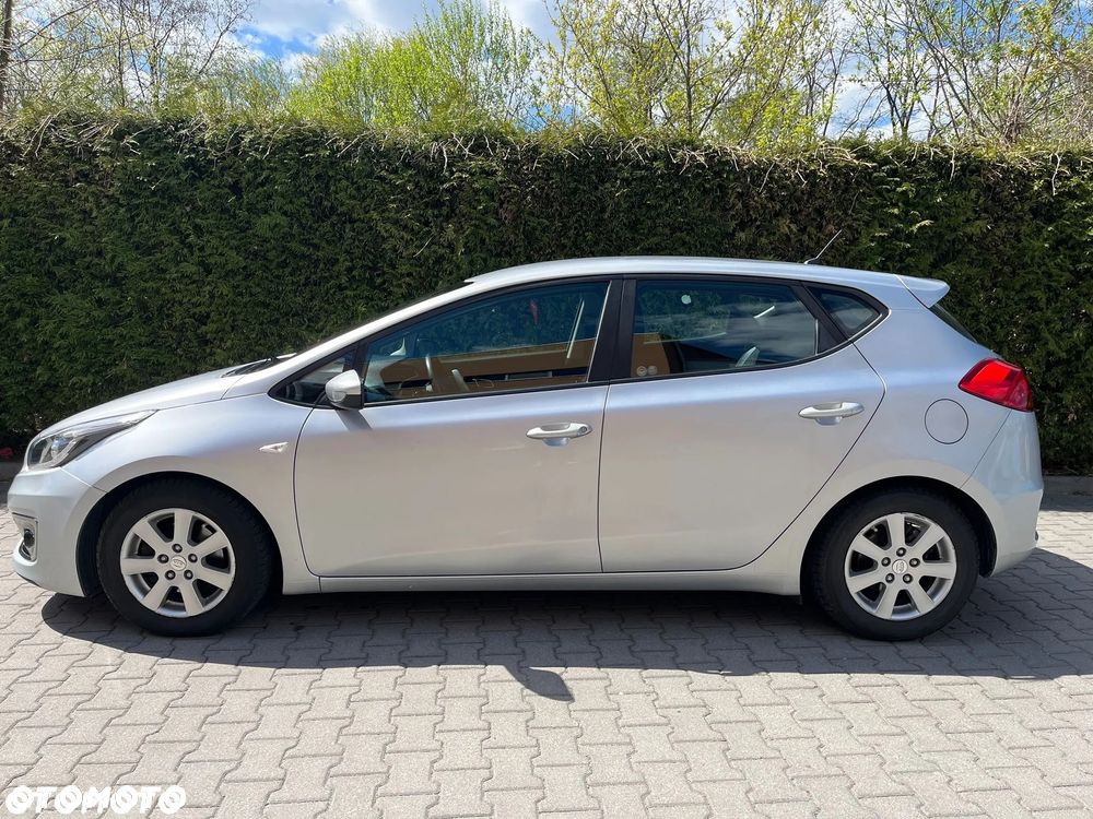 Kia Ceed - 4