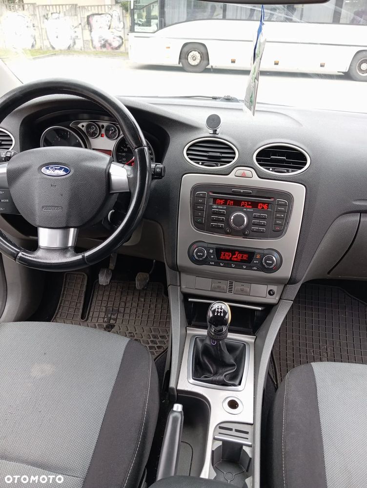 Ford Focus 1.8 TDCi Ghia - 8