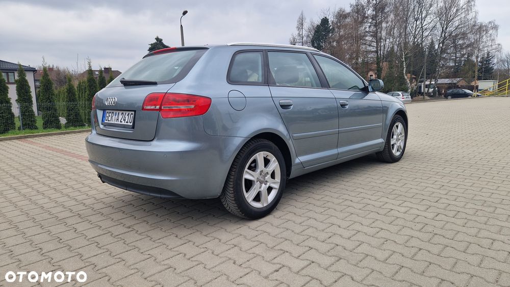 Audi A3 Sportback 1.6 TDI DPF Attraction - 9