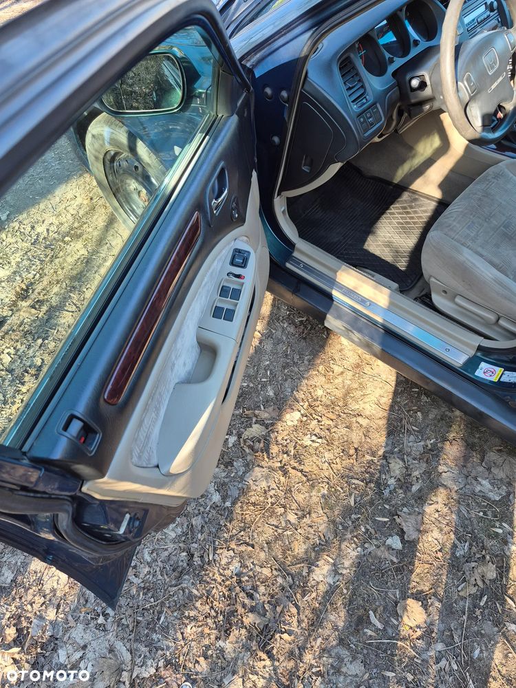 Honda Accord 1.8i LS - 7