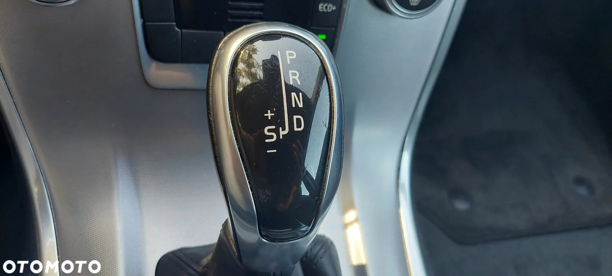 Volvo V70 D4 Drive-E Momentum - 26