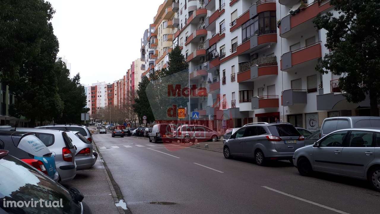 Parqueamento Moto Pragal Almada - Grande imagem: 3/5