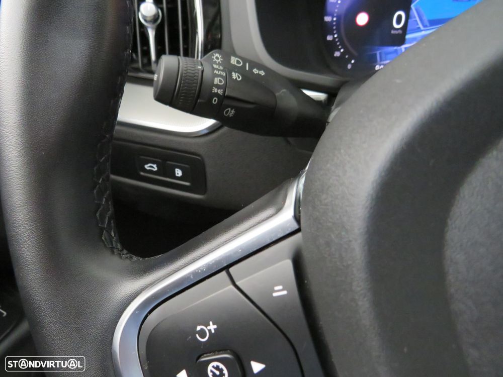 Volvo XC 60 2.0 T6 PHEV Core AWD - 20