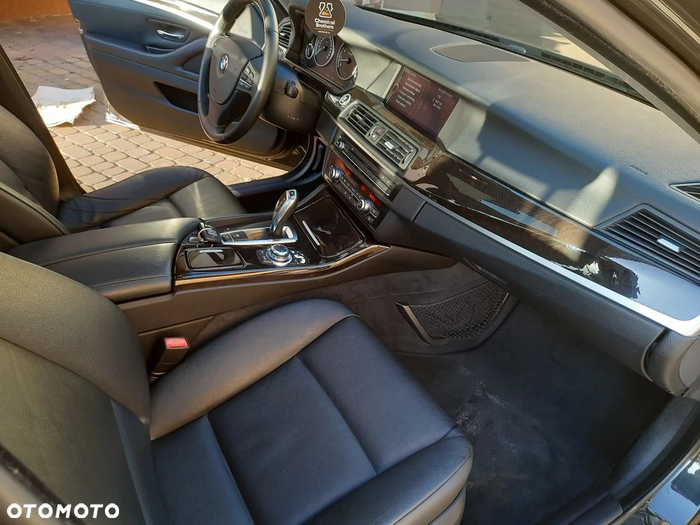 BMW Seria 5 528i - 22