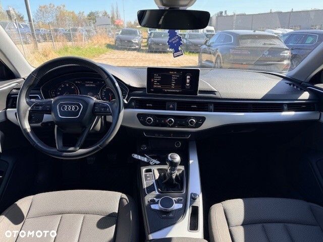 Audi A4 Limousine - 5