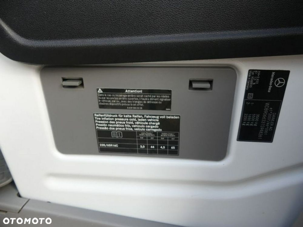 Mercedes-Benz Sprinter - 10