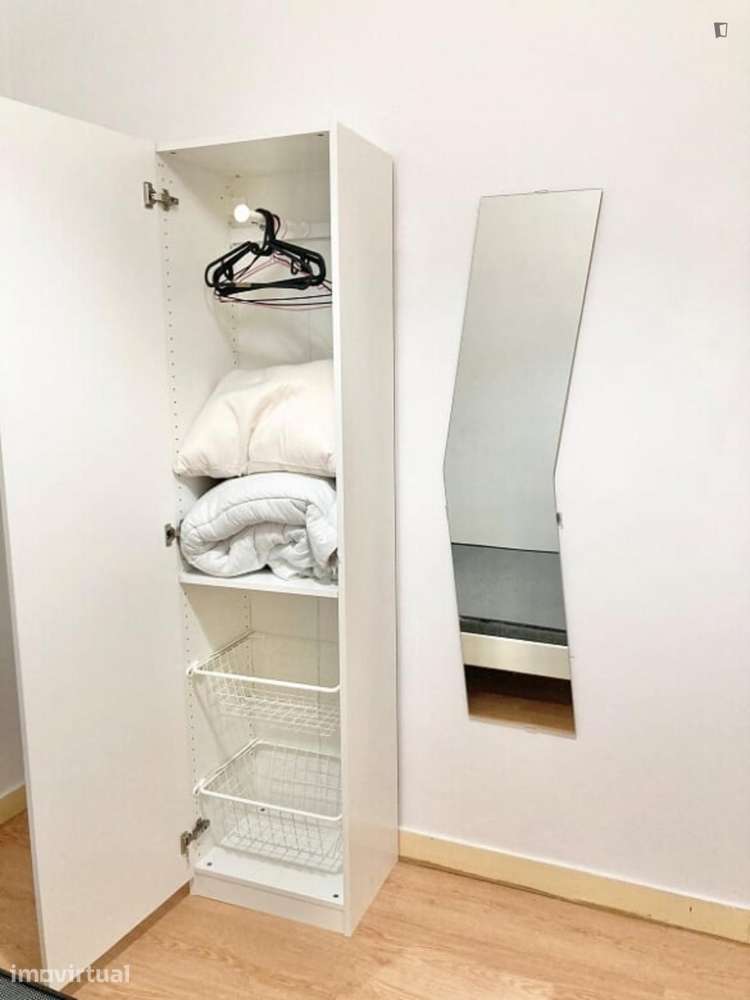 Quarto - localizado em Anjos Lisbon - Grande imagem: 2/25