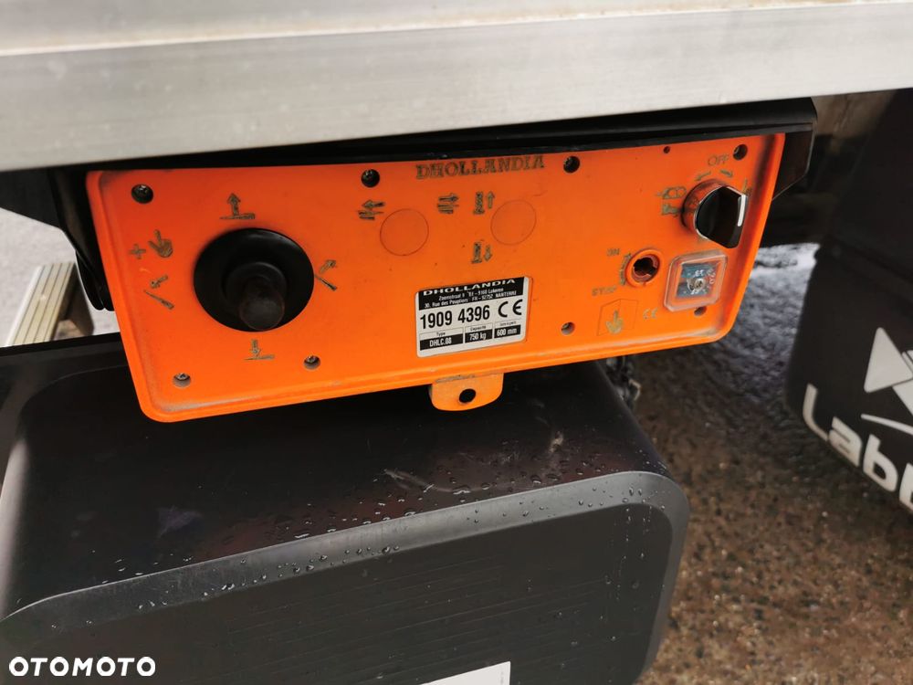 Mercedes-Benz Sprinter - 12