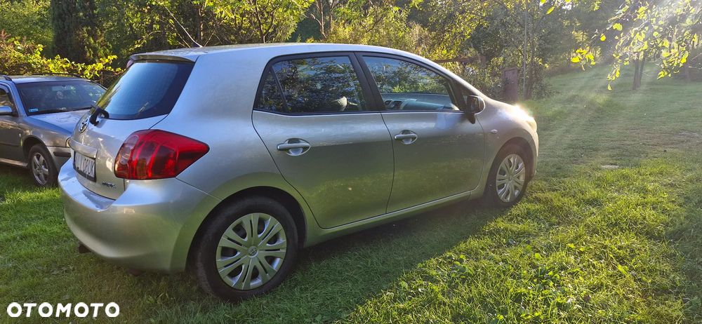 Toyota Auris 1.4 VVT-i Luna - 2