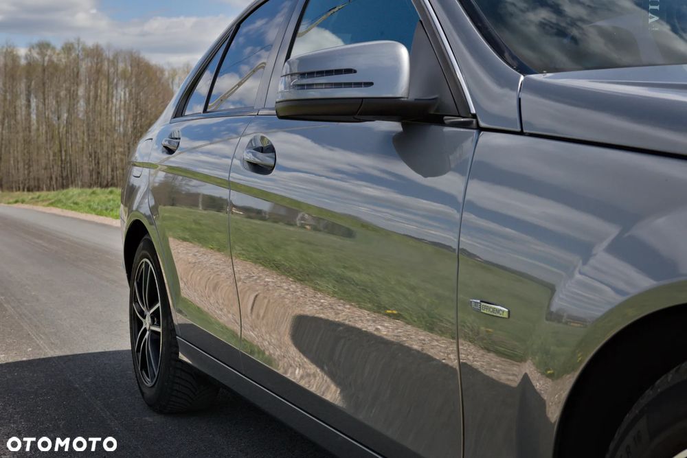 Mercedes-Benz Klasa C 180 CGI Automatik BlueEFFICIENCY - 15