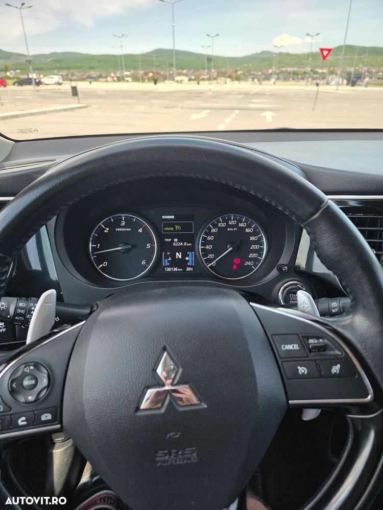 Mitsubishi Outlander 2.2 DI-D 4WD Automatik Edition 100+ - 10