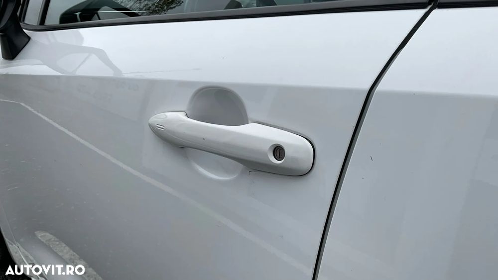 Toyota Corolla 1.8 HSD Dynamic - 9