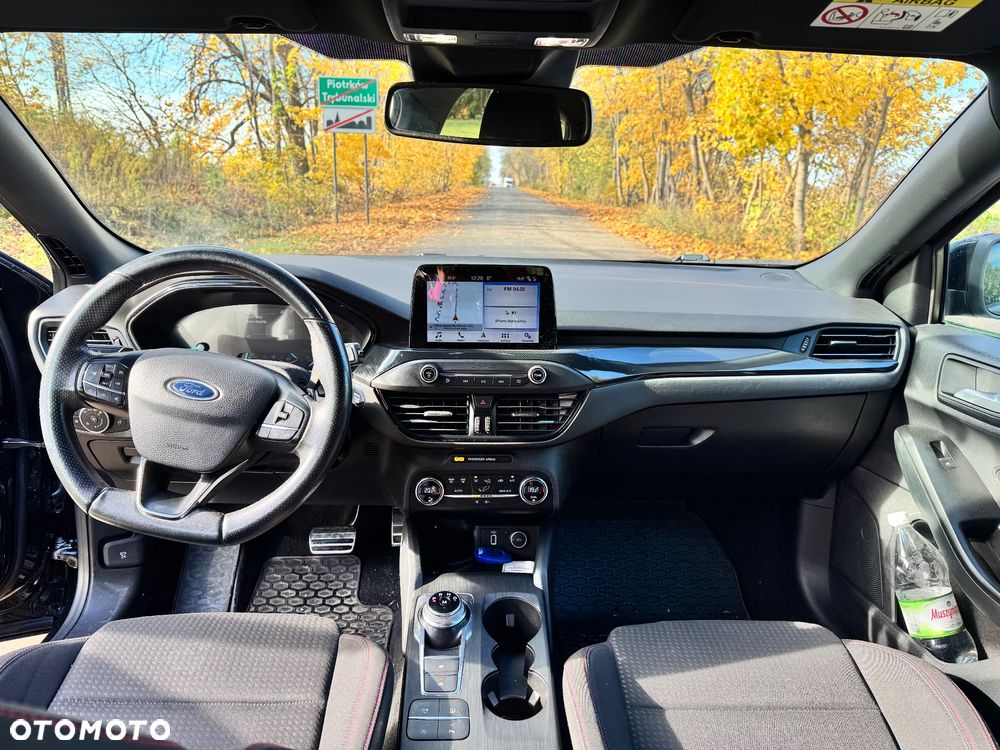 Ford Focus 1.5 EcoBoost ST-Line - 8