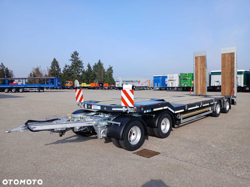 Schwarzmuller 4-osiowa przyczepa niskopodwoziowa Schwarzmueller 2026 r. - 2