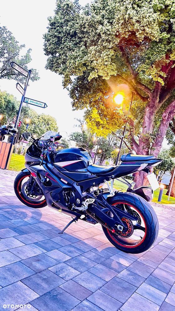 Suzuki GSX 1000 - 4