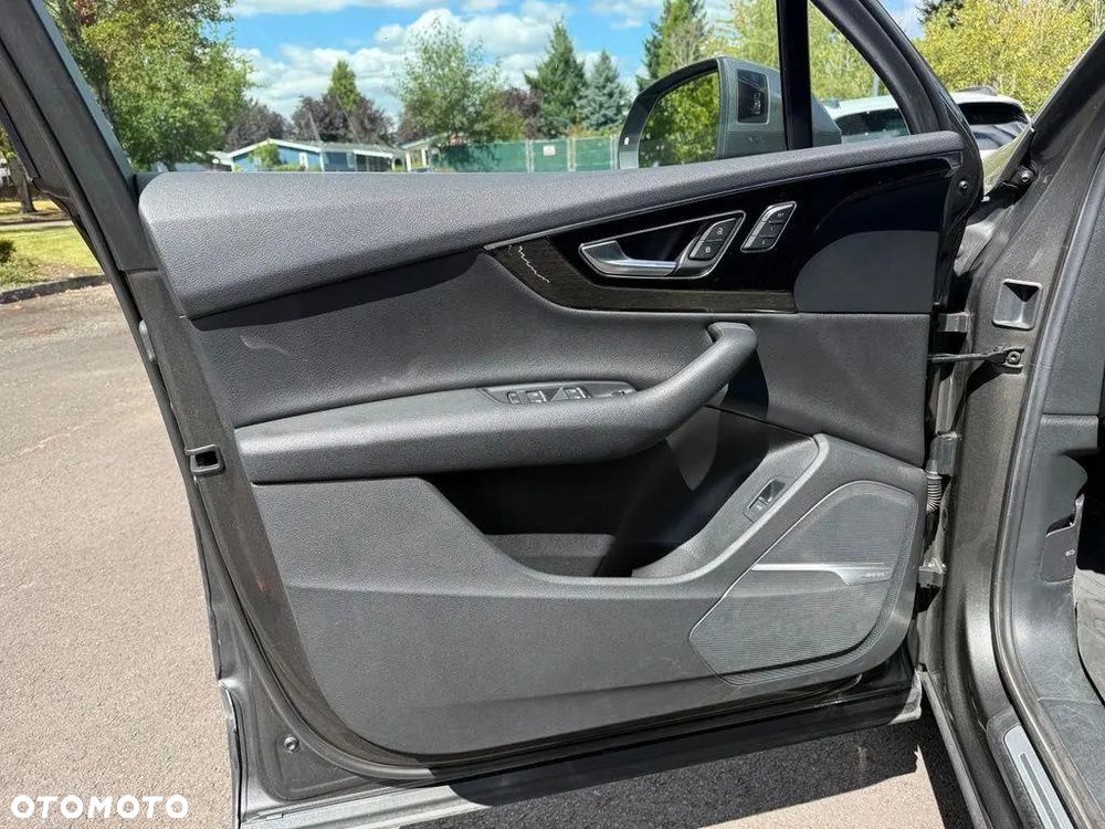 Audi Q7 3.0 TFSI Quattro Tiptr - 8