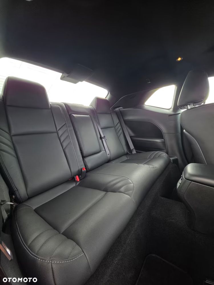 Dodge Challenger 5.7 R/T - 12