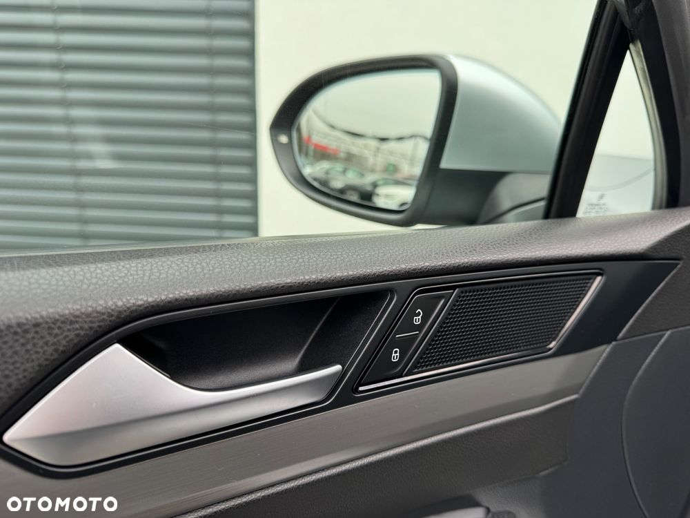 Volkswagen Passat Variant 2.0 TDI (BlueMotion Technology) Comfortline - 17