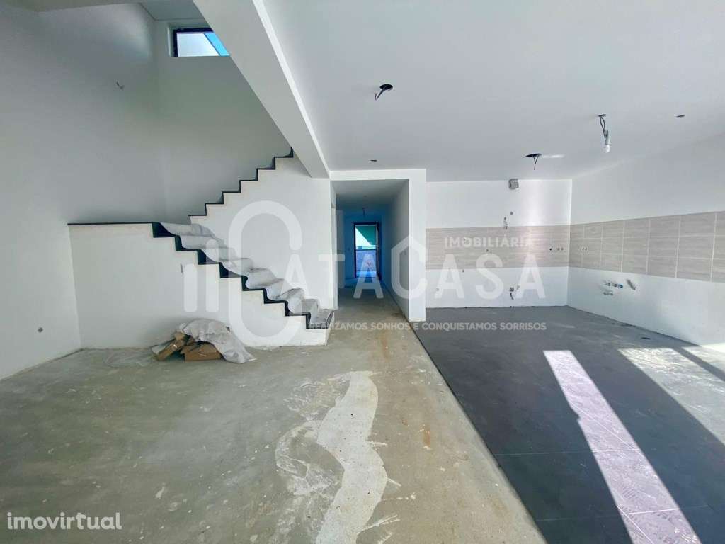 Moradia Geminada T3+1 Nova para Venda em Anadia - Grande imagem: 3/32