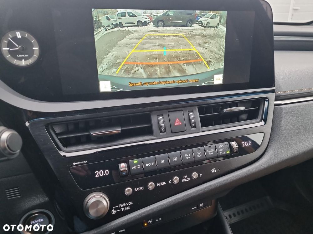 Lexus ES 300h Business Edition - 20