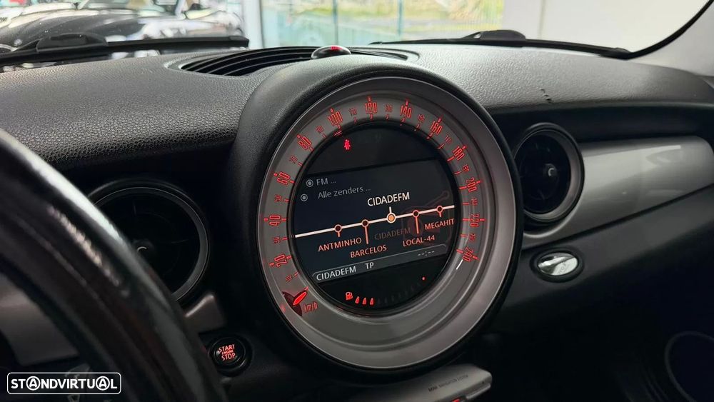 MINI 3 Portas Cooper D - 18