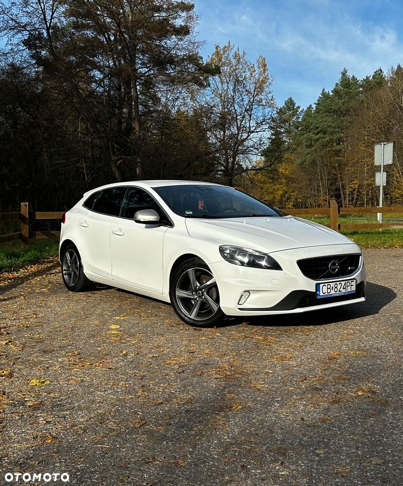 Volvo V40 D2 R-Design - 9
