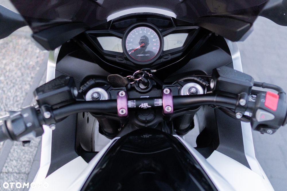 Honda VFR - 19
