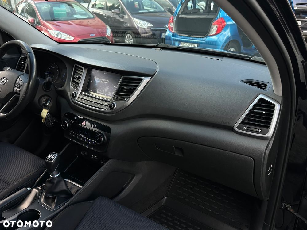 Hyundai Tucson 1.6 GDI BlueDrive Style 2WD - 22