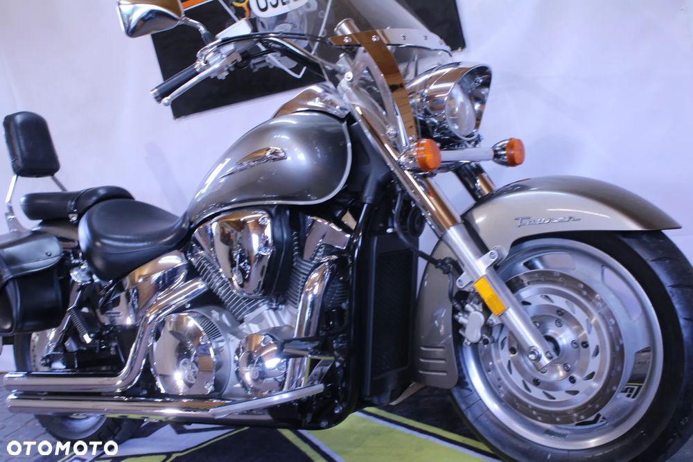 Honda VTX - 36