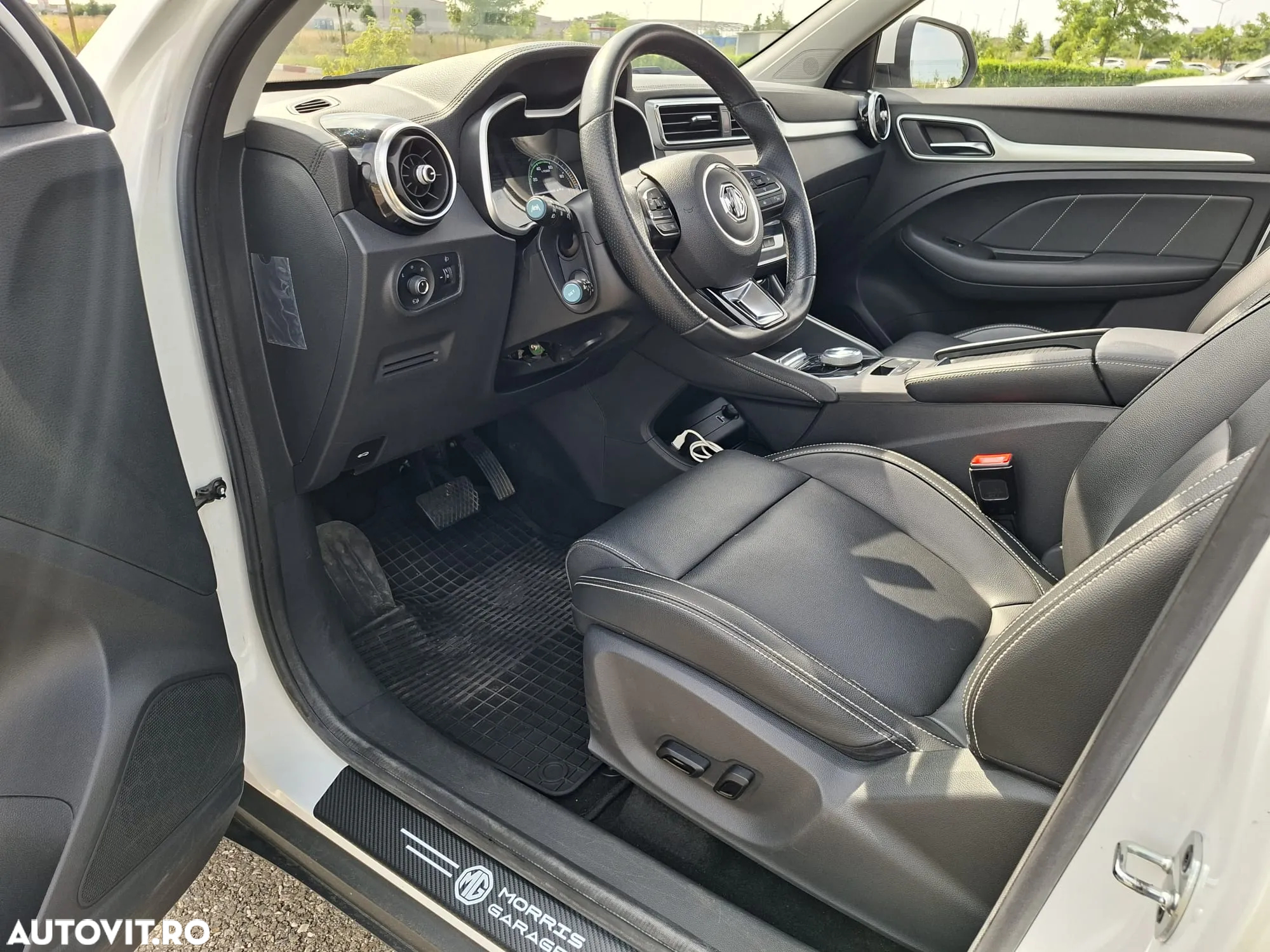 MG ZS EV Luxury - 12