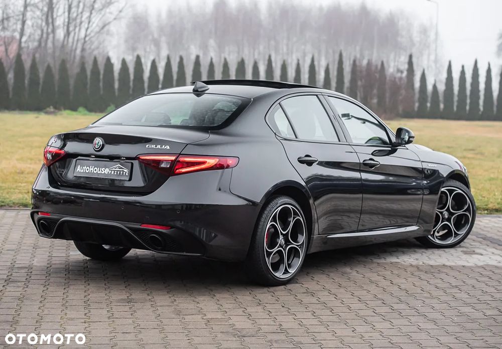 Alfa Romeo Giulia 2.0 Turbo 16V AT8-Q4 Veloce - 11