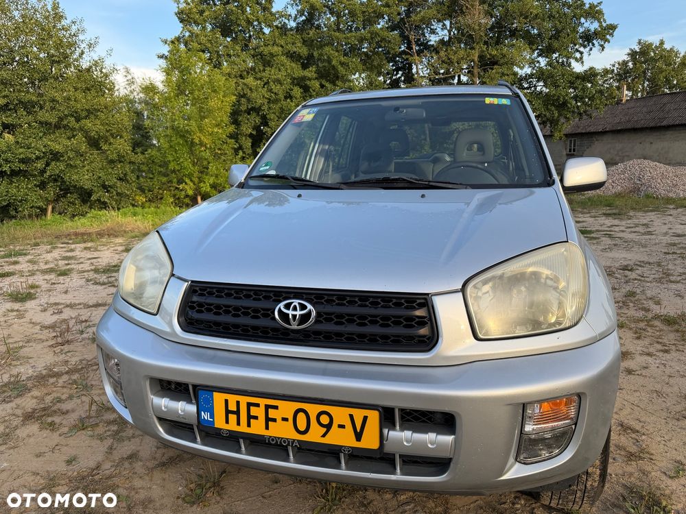 Toyota RAV4 - 1