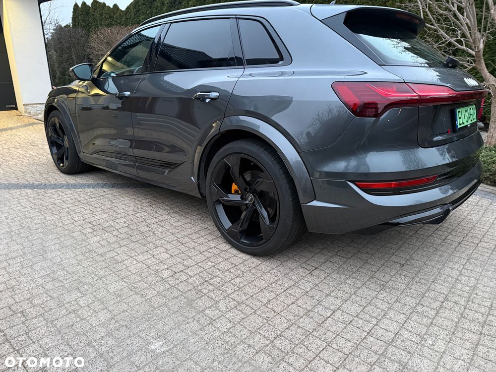 Audi e-tron - 13
