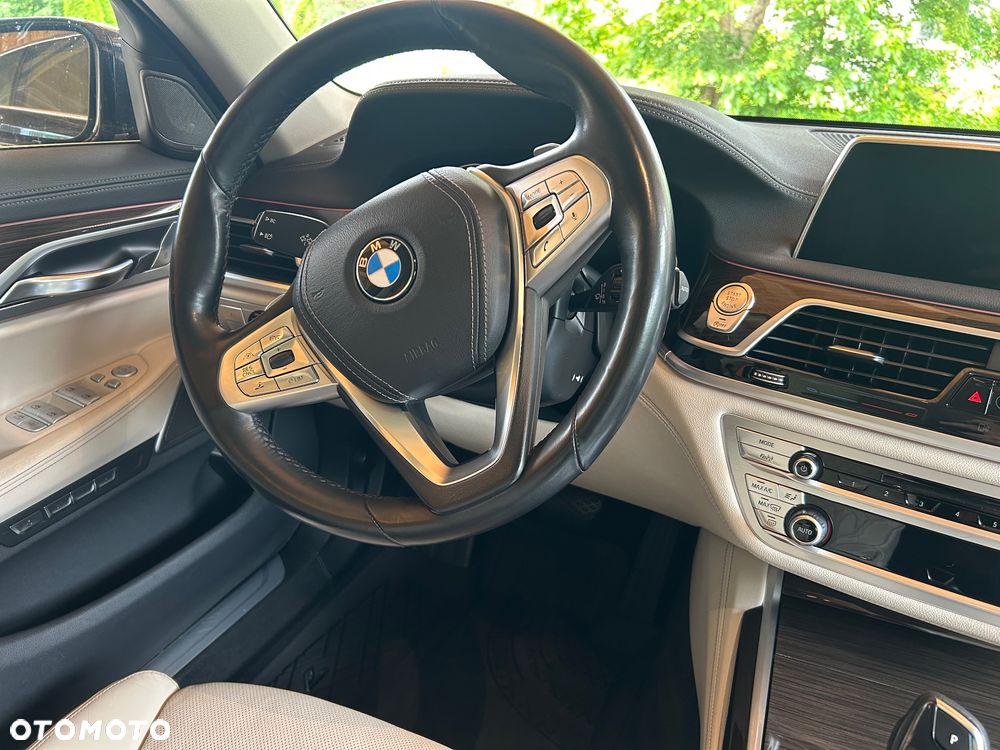 BMW Seria 7 740d xDrive - 17
