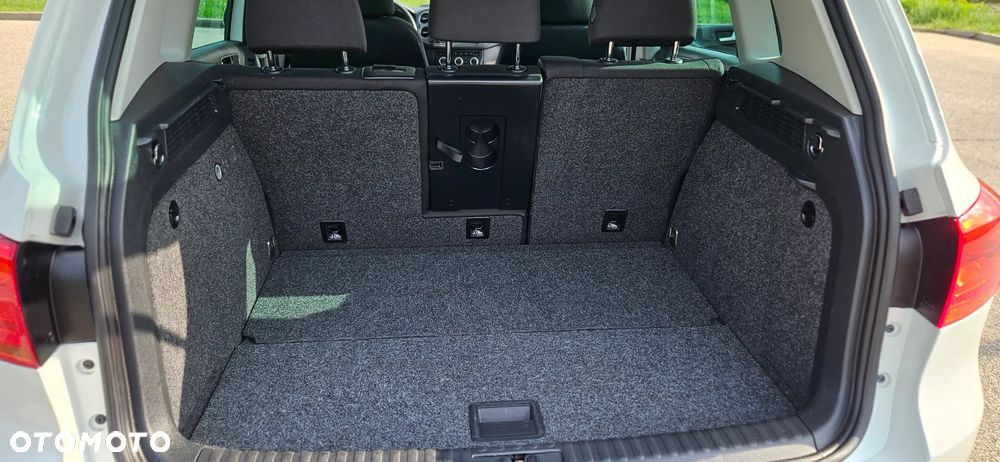 Volkswagen Tiguan - 16