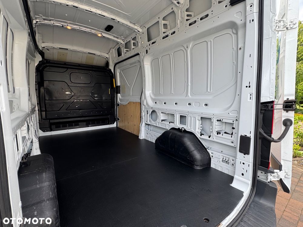 Ford Transit - 18