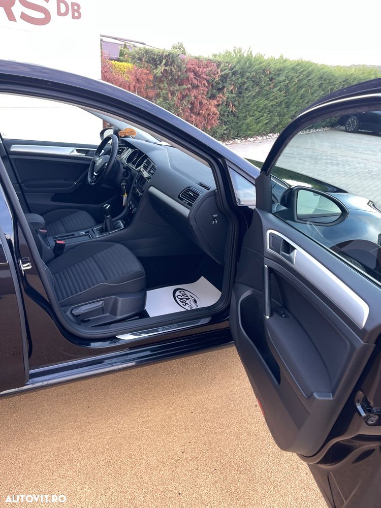 Volkswagen Golf 1.6 TDI BlueMotion Technology Cup - 21
