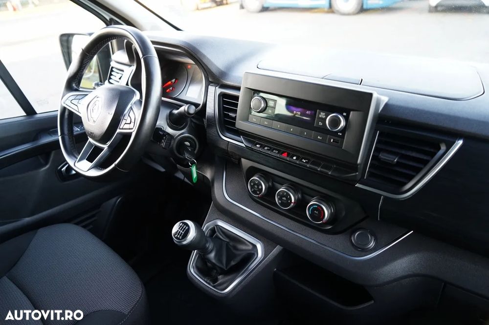 Renault TRAFIC III / AUTOBUS / 9 LOCURI / PRIMUL PROPRIETAR / DEALER POLONESE / 2022 / - 26