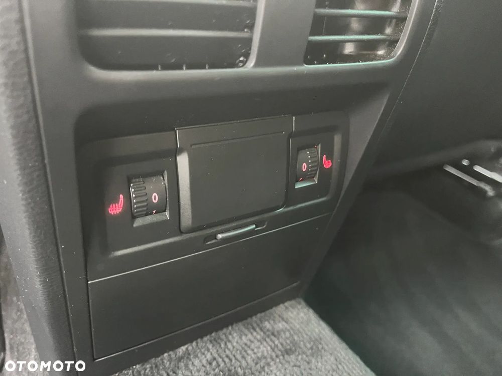 Volkswagen Passat CC - 26
