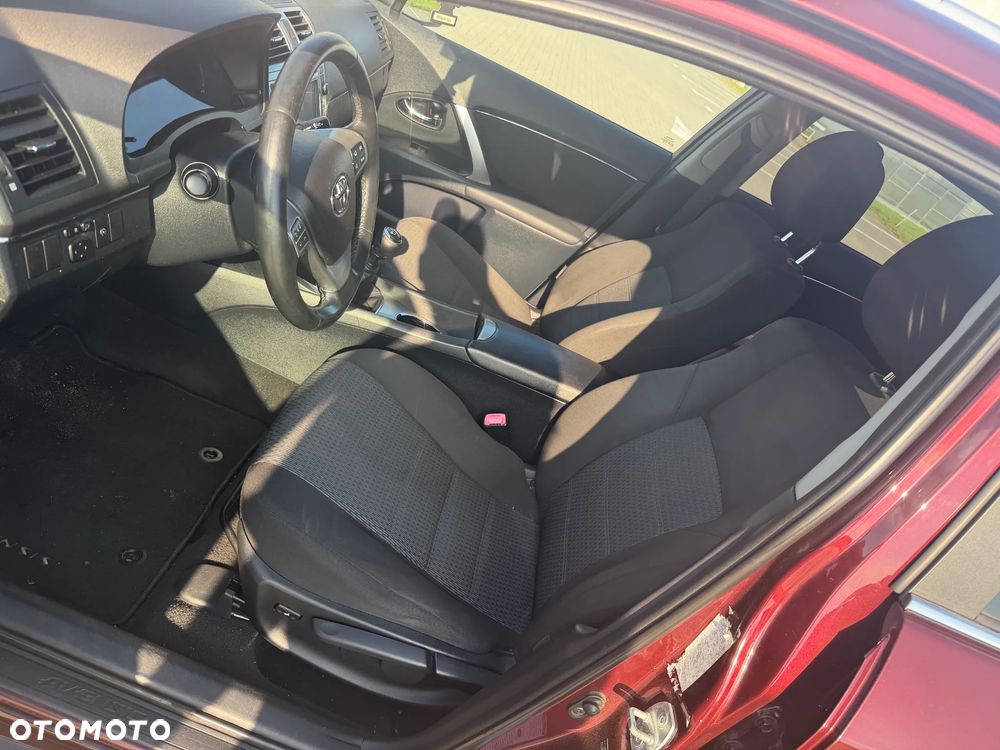 Toyota Avensis - 10