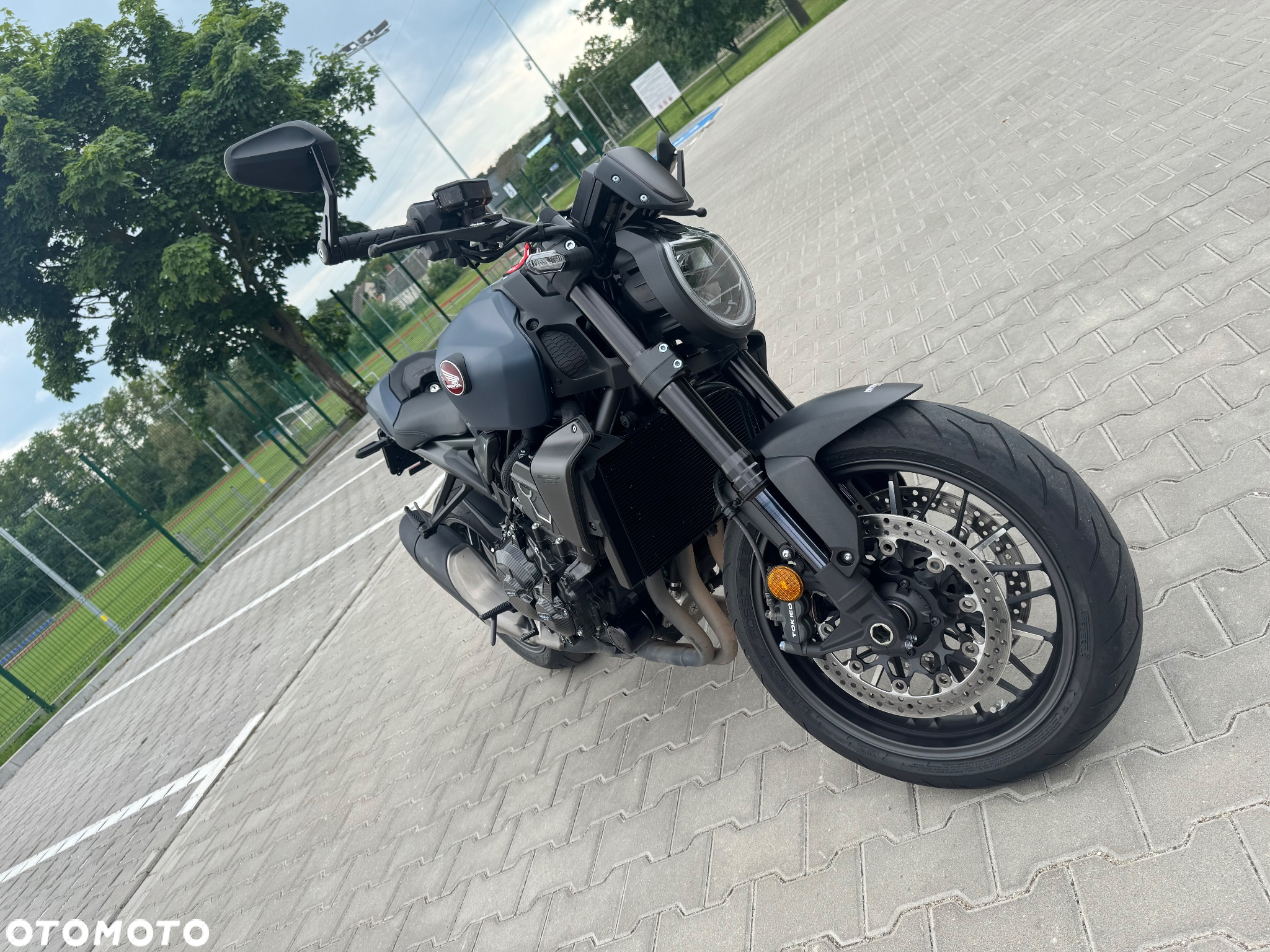 Honda CB - 12