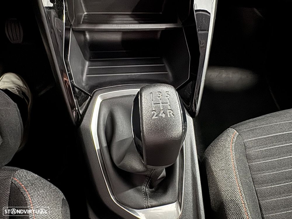 Peugeot 208 1.2 PureTech Active Pack - 38