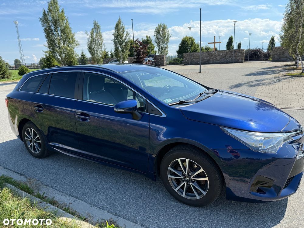 Toyota Avensis 1.6 D-4D Active - 9